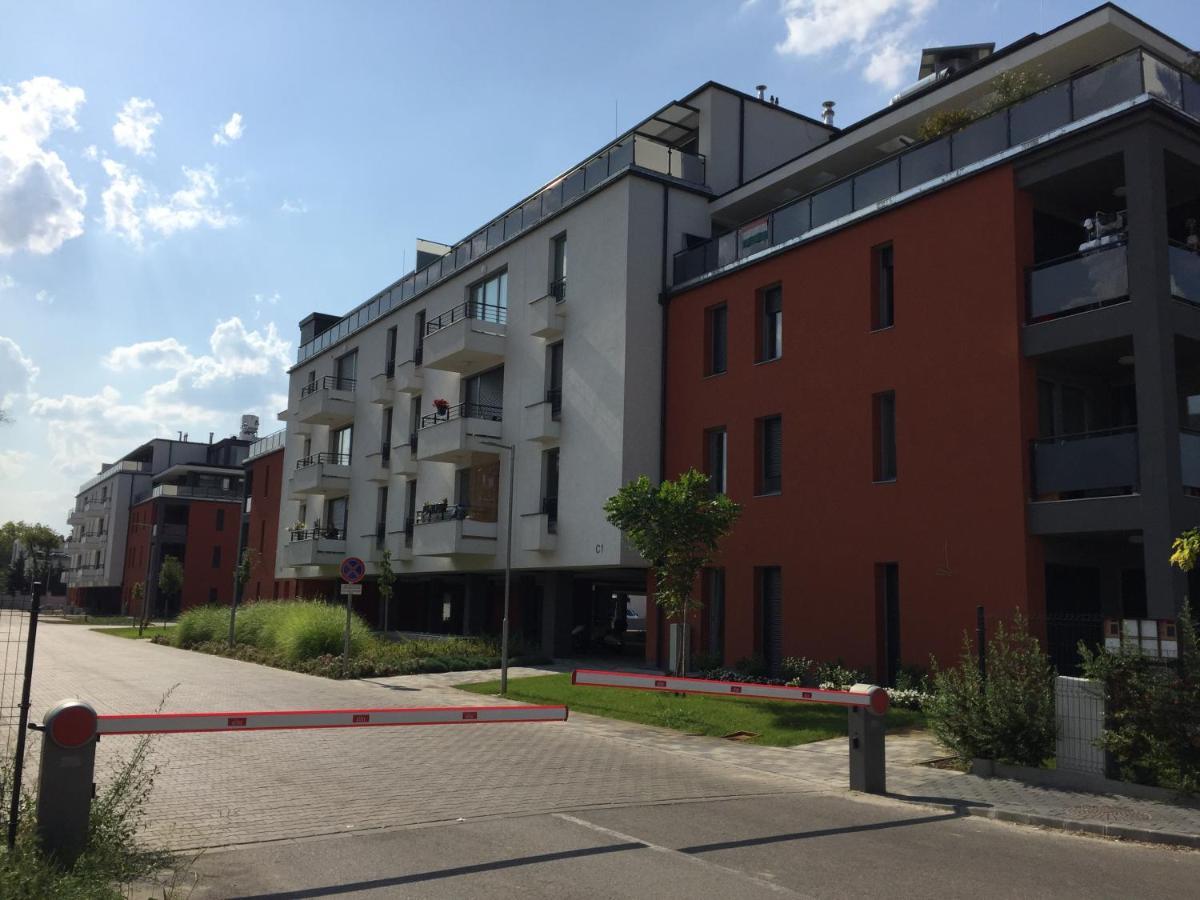 Adam Guesthouse I. Kecskemét Exterior foto