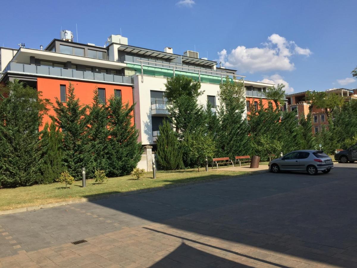 Adam Guesthouse I. Kecskemét Exterior foto